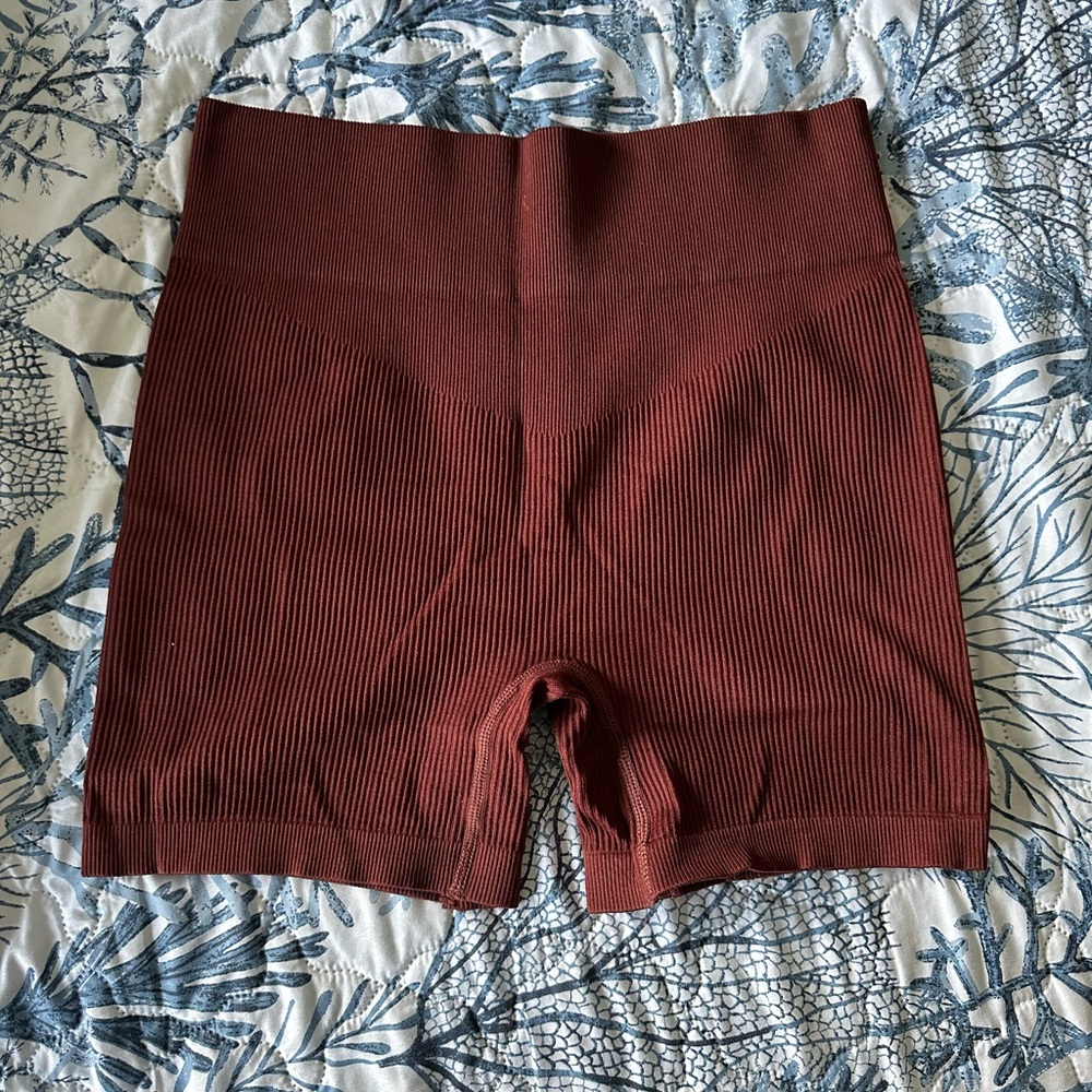 Ribbed women’s athletic biker shorts 5in inseam no scrunch butt